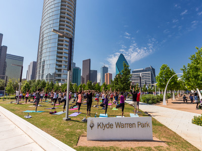 Group yoga in Dallas's Klyde Warren Park