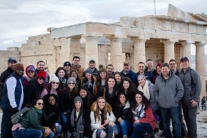 picture of DBU students and faculty in Rome