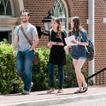 dbu students walking outside inbetween classes