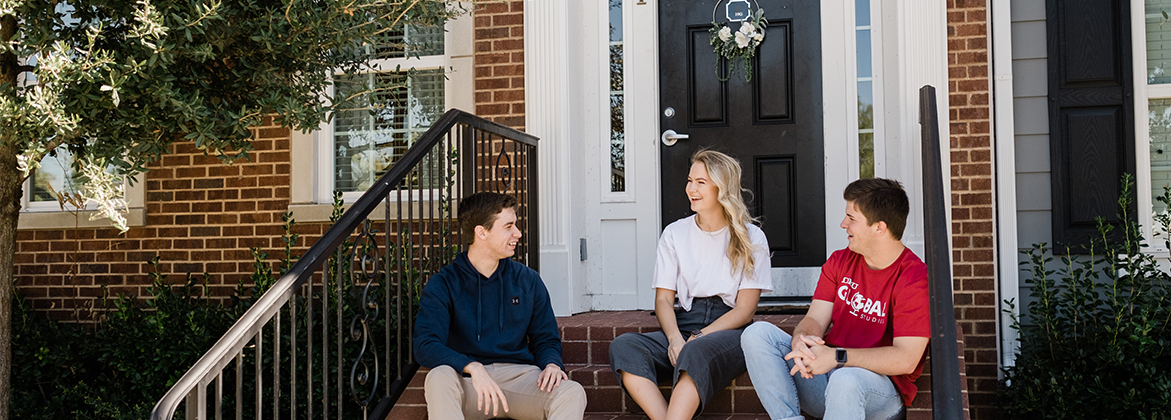 outside of dallas brownstones for college students living on campus