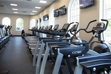 college students working out in the DBU Fitness Center