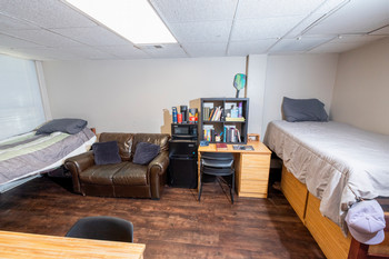 inside guys dorm room