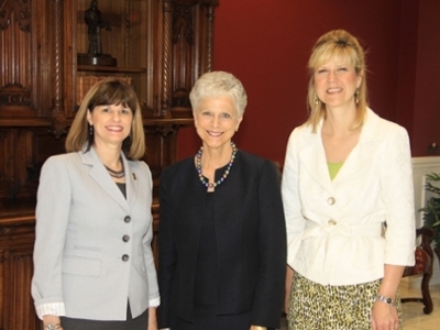 Pictured (l to r): Dr. Shelley Conroy, dean and professor at Louise Herrington School of Nursing at Baylor; Dr. Gail Linam, DBU provost; and Dr. Elizabeth Davis, executive vice president and provost at Baylor.