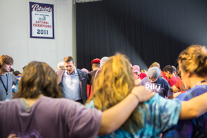 DBU Faculty Prays with Students