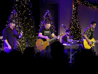 Shane and Shane perform in the chapel with Phil Wickham at their side