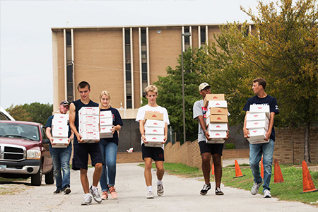 DBU students serving throughout the DFW community.