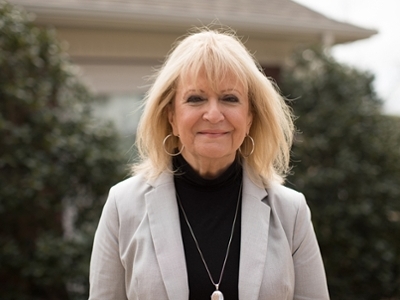 A picture of Dr. Kathleen Watts smiling. 