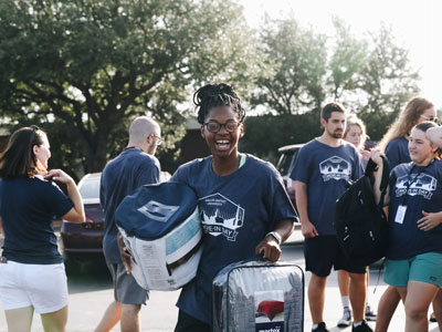 SWAT leaders help students move into DBU