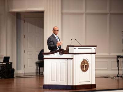 Scott Turner speaking in Chapel