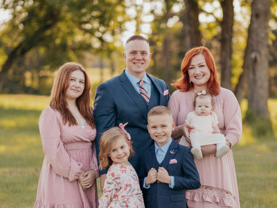 picture of Dr. Aaron Glover and his family