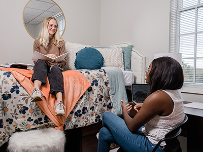 dallas college students studying in apartment