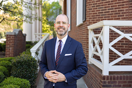 headshot of Knox Thames