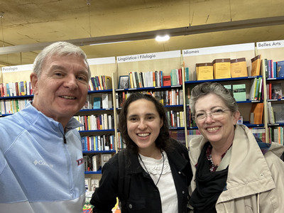 Drs. Karen and Mark Alexander with alumna Valentina Gómez Ávila in Barcelona, Spain