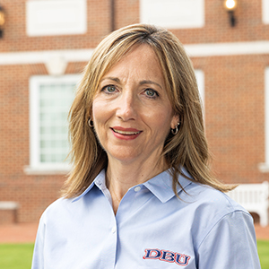 headshot of Angie Cagle